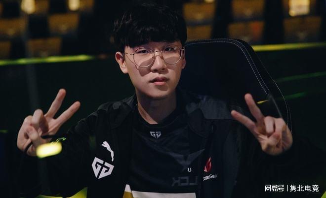 场上气氛一 场上气氛一