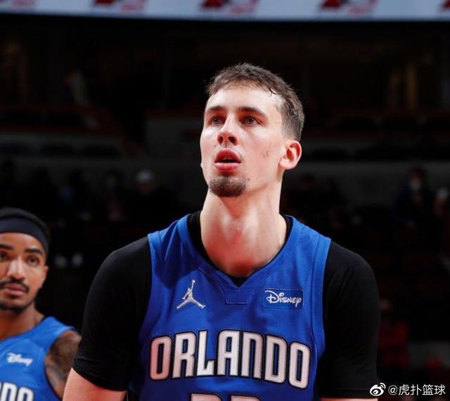 撩拨头发高 撩拨头发高