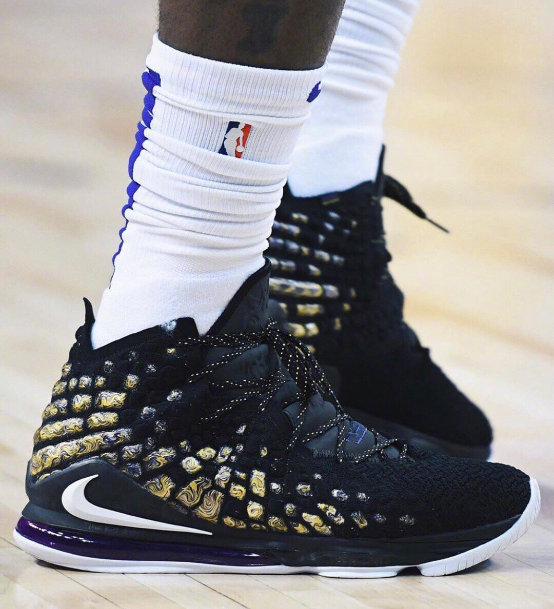 朝季后赛席 朝季后赛席